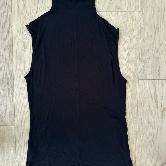 Aritzia Babaton Turtleneck Tank Top - Picture 2 of 5